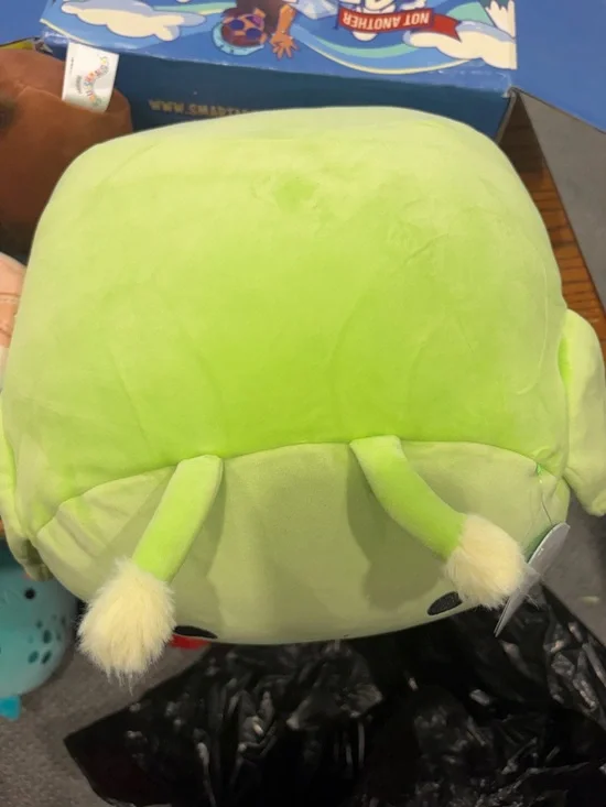Stackable grasshopper Squishmallow - Picture 3 of 4